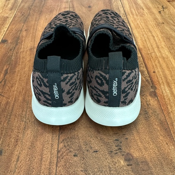 ☀️ AETREX Allie Leopard Arch Support Sneaker - Picture 9 of 13